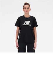Sport Essentials Stacked Logo ショートスリーブTシャツ