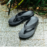 OOFOS / Ooriginal Sandals