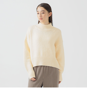 バック スリット ハイネック