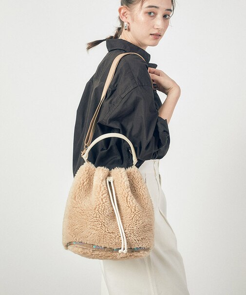 MED DRAWSTRING BAG ファーストウォームベージュファー