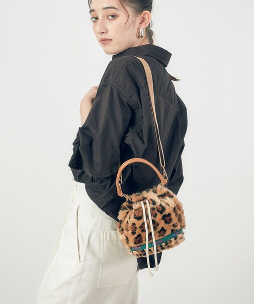 SM DRAWSTRING BAG ウォームキャメルレオパードファー