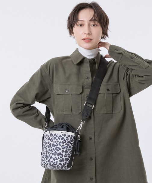 SM DRAWSTRING BUCKET ニュートラルレオパード/ブラック