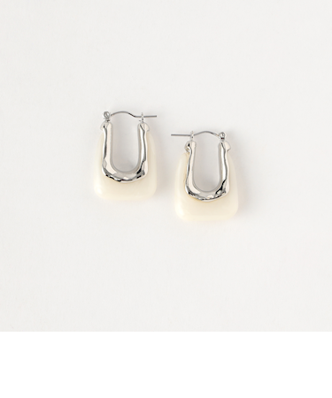 メタル U ピアス