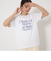 ＜at ease＞ロゴ プリント Tシャツ