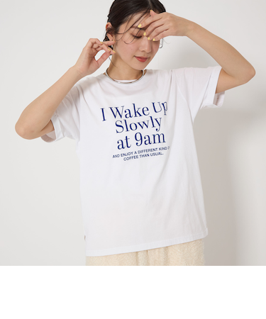 ＜at ease＞ロゴ プリント Tシャツ