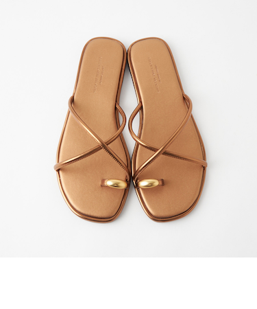 メタルトング フラットサンダル