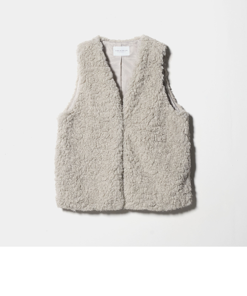 フェイクファーベスト ＜A DAY IN THE LIFE＞