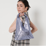 ＜MARLON FIRENZE＞メタリック レザー ショルダーバッグ