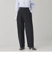 ＜EMMEL REFINES＞EM カーブ テーパード タックパンツ