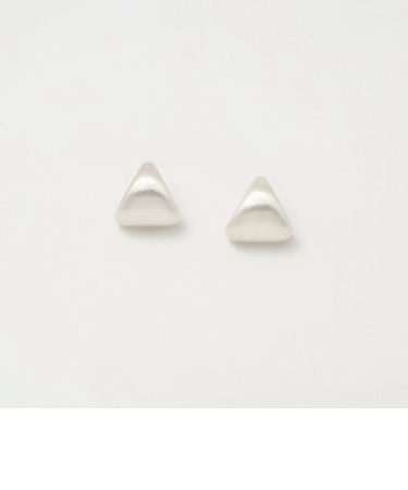 トライアングル フォルム ピアス
