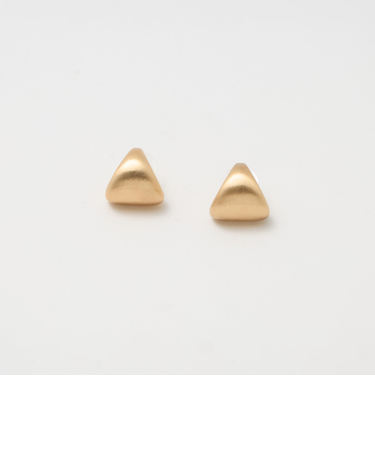 トライアングル フォルム ピアス
