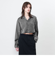 ＜ASTRAET＞シャイニー クロップド オープンカラーシャツ