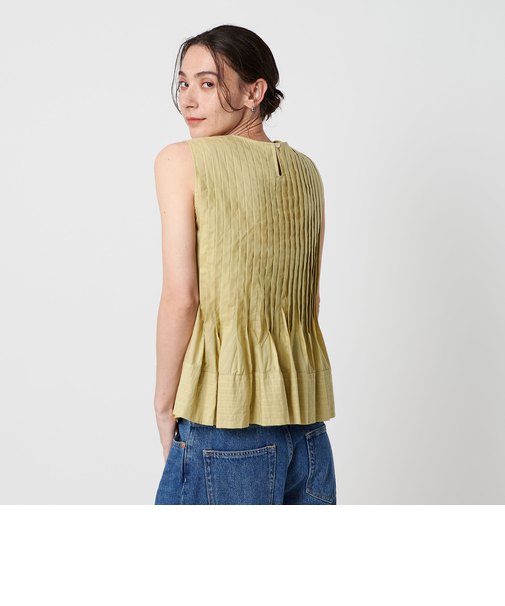 ピンタックノースリーブブラウス