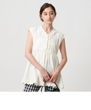 タックプリーツフリル Vネックノースリーブブラウス - UVカット 接触冷感 吸水速乾 ウォッシャブル -