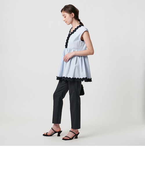 【BLACK】タックプリーツフリル Vネックノースリーブブラウス - UVカット 接触冷感 吸水速乾 ウォッシャブル - タックプリーツフリル Vネックノースリーブブラウス - UVカット 接触冷