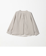 ドビー フェイクパールボタン ブラウス ＜A DAY IN THE LIFE＞