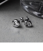 ＜Soierie＞Dark Metal ピアス