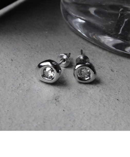 ＜Soierie＞Dark Metal ピアス