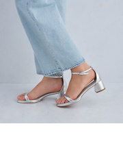 チャンキーパテッドサンダル（4.5cmヒール）