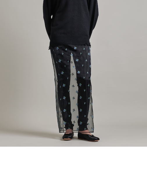 ＜LOEFF＞ブルーベリー エンブロイダリー スカート