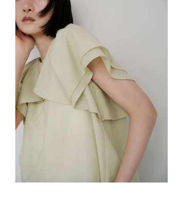 ＜EMMEL REFINES＞EM シアースラブ ラッフル ブラウス