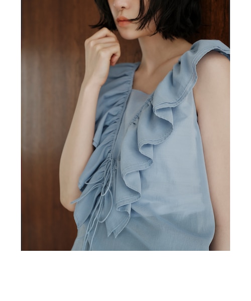 【OFF WHITE】<EMMEL REFINES>EM ギャザースリーブ バンドカラー ブラウス EMMEL REFINES＞EM ギャザースリーブ バンドカラー ブラウス （OFF