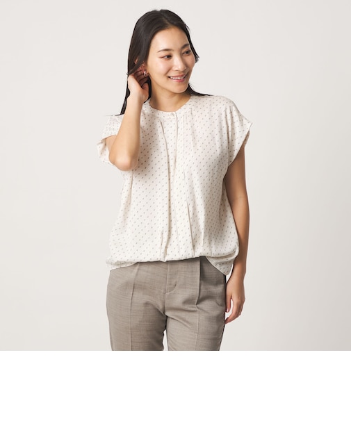 フェイクパールボタン フレンチスリーブブラウス ＜A DAY IN THE LIFE＞