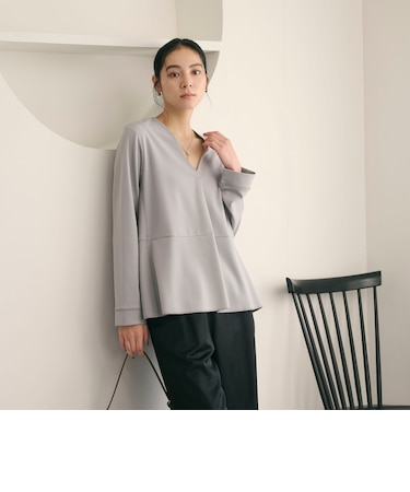 【Wardrobe DAILY MINIMAL】ペプラム Vネックプルオーバーカットソー