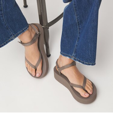 <TEVA>フラットフォーム サンダル スリム