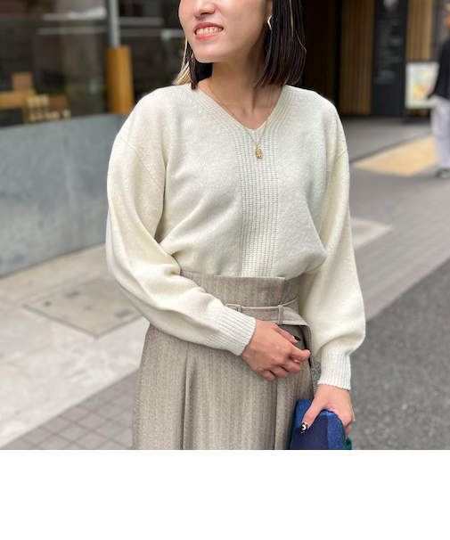 タスマニアラム Vネックプルオーバーニット