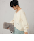 ロゴ刺繍入りVネックプルオーバーニット