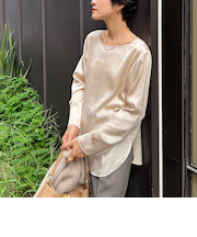 リラックスサテン長袖Tブラウス