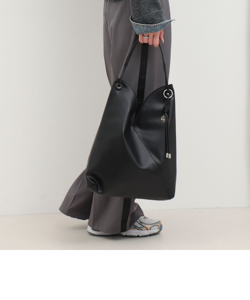 Vカットワンショルダーバッグ