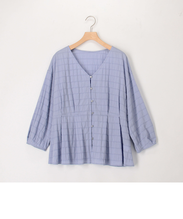 ブイネックタックブラウス
