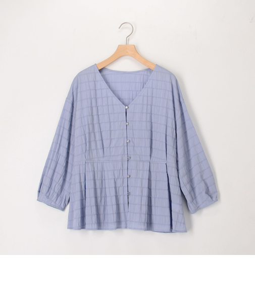 ブイネックタックブラウス