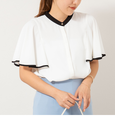 バックサテンフレアスリーブブラウス