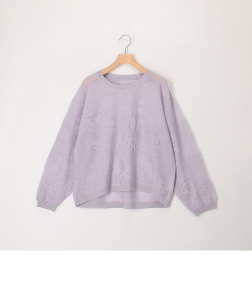 透かし編み花柄プルオーバーニット