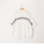 キャンブリックバック刺繍ブラウス