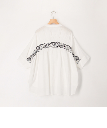 キャンブリックバック刺繍ブラウス