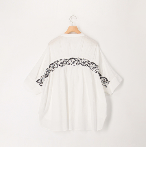 キャンブリックバック刺繍ブラウス