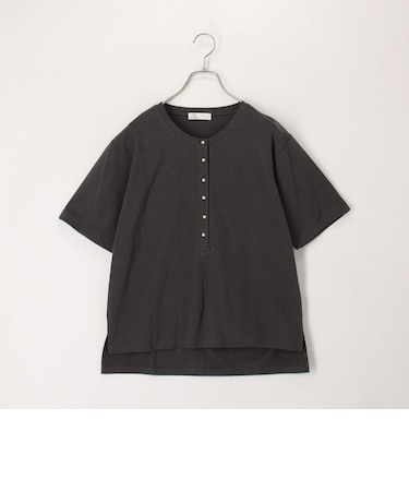 ドライタッチ天竺ヘンリーネックパール釦Tee