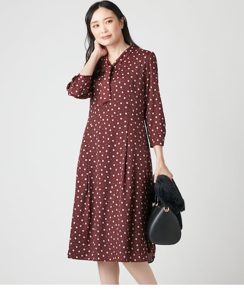 【ニューヨーカー】7分袖ボウタイワンピース キューブプリント ボウタイ7分袖ワンピース｜ニューヨーカーの