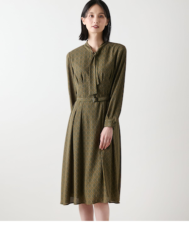 【L】ビットプリント ボウタイワンピース