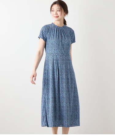 【L】ポリエステル強撚スムース 幾何学プリント フレンチスリーブワンピース
