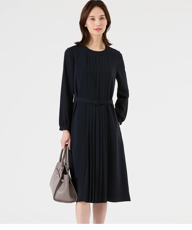 【L】【ウォッシャブル】ライトサテン 長袖フロントプリーツワンピース