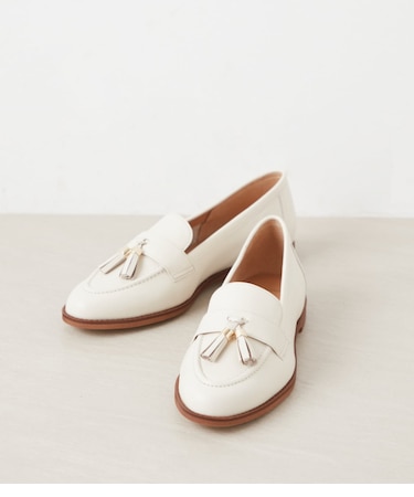 タッセル付きローファー