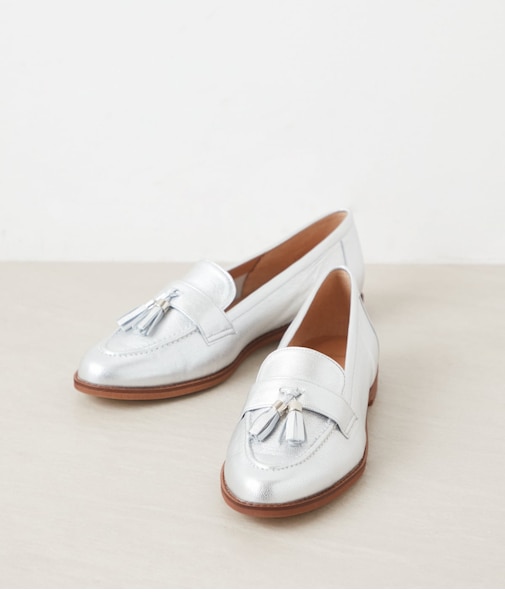 タッセル付きローファー(シルバー)