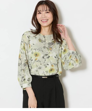 ルミナスフラワープリント 8分袖シャーリングブラウス