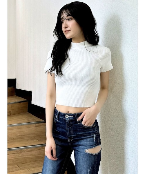 新品タグ付　ボトルネックリブニット 袖ボタンボトルネックリブニット - ベルーナ【公式】