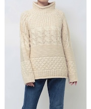 ローゲージハイネックケーブルニット